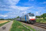 Railpool 186 446 in Diensten der belgischen LINEAS mit einem Autotransportzug bei Übach-Palenberg. (23.07.2023) <i>Foto: Marcus Henschel</i>