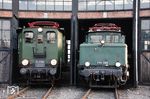 Ein nicht alltägliches Oldtimertreffen im Eisenbahnmuseum (Bw) Dresden-Altstadt gab es zwischen E 94 088 der Elektrischen Zugförderung Württemberg (ex ÖBB 1020.10) und E 77 10 der IG Bw Dresden-Altstadt.  (12.09.2023) <i>Foto: Helmut Linke</i>
