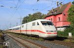 401 017 als ICE 1103 nach Stuttgart auf der Güterzugstrecke in Lintorf. (07.10.2023) <i>Foto: Wolfgang Bügel</i>
