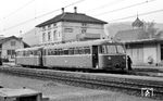 Deutsch-schweizer Grenzverkehr anno 1971: 795 124 (Bw Radolfzell) wartet als Pt 2814 nach Radolfzell über Koblenz/CH auf die Abfahrt im schweizerischen Bahnhof Zurzach.  (10.05.1971) <i>Foto: Karl Wyrsch, Slg. D. Ammann</i>