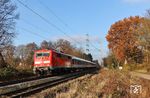 Mit DLr 83079 nach Opladen kehrte 111 069 zurück, aufgenommen am Einfahrsignal von Solingen Hbf. Warum der Zug mehrmals zwischen Wuppertal und Opladen pendelte, bevor er wieder zurück nach Aachen fuhr, ist nicht bekannt. (02.12.2023) <i>Foto: Joachim Bügel</i>