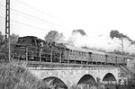086 174 mit P 3301 aus Rossach auf der Itzbrücke in Coburg. (28.07.1969) <i>Foto: Wolfgang Bügel</i>