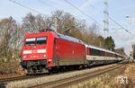 Der Abstand auf den Messzug kostete dem umgeleiteten EC 9 (Hamburg-Altona - Zürich HB) weitere fünf Minuten Verspätung, bevor er mit 101 063 nach Solingen Hbf einfahren konnte. (13.02.2024) <i>Foto: Joachim Bügel</i>