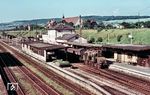 E 71 19 mit P 1236 nach Lörrach im Bahnhof Weil am Rhein. (20.06.1954) <i>Foto: Carl Bellingrodt</i>