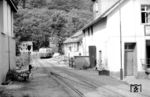 Tw 1 an der Ausweiche Mühlgraben in Plettenberg. Der Triebwagen wurde 1960 an die Sylter Inselbahn verkauft. (1951) <i>Foto: Albert Middermann </i>