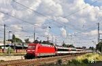 Wegen des außerplanmäßigen Halts des EC 8 in Solingen Hbf konnte der Zug mit 101 098 bei der Ausfahrt nochmals aufgenommen werden. (11.06.2024) <i>Foto: Joachim Bügel</i>