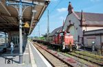 Die früher zahlreich vertretene Rangierlok der Baureihe V 60 ist im Jahr 2024 auch schon zum Exot geworden. Die in Oberhausen-Osterfeld Süd stationierte 363 436 rangiert in Witten Hbf. (07.06.2024) <i>Foto: Joachim Schmidt</i>