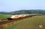 103 179 führt den D 219 "Tauern-Express" (Oostende - Köln - Stuttgart - München - Salzburg - Villach - Ljubljana - Zagreb - Split) bei Ensingen. (10.1983) <i>Foto: Heiko Hamm</i>