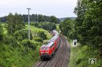 Nach Hof ist 218 430 bei Wintersgereuth mit dem RE 4854 unterwegs. (19.06.2024) <i>Foto: Joachim Bügel</i>