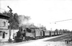 98 839 verlässt mit P 2861 den Bahnhof Großhesselohe im Münchener Süden. (04.07.1949) <i>Foto: Carl Bellingrodt</i>