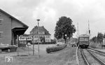 OHE DT 0518 (MaK, Baujahr 1955) auf der Bahnstrecke Cell Nord–Soltau (Han) Süd in Bergen. (17.08.1968) <i>Foto: Gerd Wolff</i>