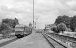 OHE DT 0518 im Bahnhof Beckedorf. In Beckedorf laufen die OHE-Strecken aus Celle, Munster und Soltau zusammen. (18.08.1968) <i>Foto: Gerd Wolff</i>