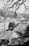 82 021 hilft als Schiebelok an einem Güterzug nach Siershahn bei Grenzau. (10.04.1968) <i>Foto: Jürgen Munzar</i>