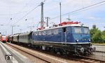 E 41 001 des DB-Museums auf Überführungsfahrt zur Dreiseenbahn nach Seebrugg im Bahnhof Graben-Neudorf. (25.07.2024) <i>Foto: Thomas Gries</i>