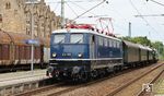 In der Sommer-Saison 2024 wird an den Wochenenden auf der Dreiseenbahn zwischen Titisee und Seebrugg ein historischer Zug mit den DB-Museumsloks E 41 001 und E 40 128 verkehren. Diese befinden sich hier in Ettlingen West auf den Weg in Schwarzwald. (25.07.2024) <i>Foto: Thomas Gries</i>