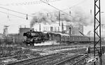 03 132 verlässt mit E 694 nach Friedrichshafen den Ulmer Hauptbahnhof. (21.03.1962) <i>Foto: Wolfgang Jahn</i>