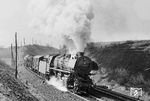 Der nächste Güterzug mit der Göttinger 44 1140 auf Bergfahrt über die Cornberger Rampe in Höhe der Überleitstelle Berg. (23.03.1962) <i>Foto: Wolfgang Jahn</i>