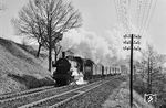 Eine unerkannt gebliebene P 8 vom Bw Göttingen mit P 1889 (Bebra - Göttingen) auf der Cornberger Rampe bei Bebra. (23.03.1962) <i>Foto: Wolfgang Jahn</i>