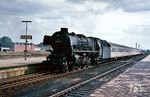 012 074 fährt mit dem E 1807 nach Norddeich Mole in den Bahnhof Rheine ein. (08.1971) <i>Foto: Robin Fell</i>