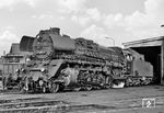 In der Lokeinsatzstelle Göschwitz wartet 41 1260 auf neue Aufgaben. Die Lok wurde im Januar 1940 in Cottbus in Dienst gestellt und beendete ihre betriebliche Laufbahn am 28.10.1977 in Saalfeld (Saale). Ironie der Geschichte: In Cottbus wurde sie anschließend zerlegt. (07.1977) <i>Foto: Martin Heller</i>