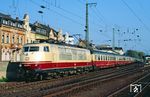 Dem IC 514 (vgl. Bild-Nr. 102733) folgte in Remagen im Blockabstand der EC 24 "Erasmus" von Innsbruck nach Amsterdam mit 103 237. (01.04.1990) <i>Foto: Wolfgang Bügel</i>