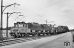 Lok 15 (AEG, Baujahr 1928) der „Kleinbahn der Rheingemeinden“ mit einem Güterzug zwischen Monheim und Langenfeld (Rhld).  (01.07.1960) <i>Foto: Aad van Ooy</i>