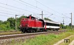 V 100 1019 der UEF überführt einen Schweizer Wagen zwischen Bühl (Baden) und Achern bei Ottersweier. (31.07.2024) <i>Foto: Thomas Gries</i>