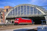 101 064 ist mit CLN 359 "CityNightLine Berliner" aus Zürich HB im Zielbahnhof Berlin Ostbahnhof eingetroffen. (28.05.1998) <i>Foto: Manfred Verhoolen</i>