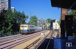 Die Münchener 111 058 fährt mit ICN 1500 (München Ost - Berlin-Lichtenberg) durch Berlin-Bellevue. (19.05.1998) <i>Foto: Manfred Verhoolen</i>