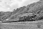 41 1289 rollt mit einem Personenzug aus Saalfeld (Saale) bei Kahla vorbei. (05.1978) <i>Foto: Martin Heller</i>