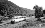 Der Aussichtstriebwagen 137 240 vom Bw Koblenz Moselbf auf Ausflugsfahrt im Streckenabschnitt Wallau (Lahn)—Erndtebrück bei Feudingen. (09.06.1937) <i>Foto: DLA Darmstadt (Bellingrodt)</i>