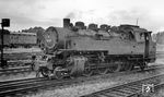 86 537 vom Bw Karlsruhe Pbf (ohne Vorwärmer!) in ihrer Karlsruher Heimat.  (05.07.1950) <i>Foto: Alan Orchand</i>