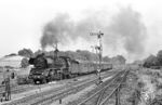 41 1137 beschleunigt den P 6454 nach Oebisfelde aus dem Bahnhof Meitzendorf. (17.07.1982) <i>Foto: Thomas Fischer</i>