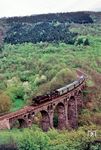 050 981 vom Bw Mayen vor N 7228 (Koblenz - Mayen) auf dem Hausener Viadukt kurz vor Mayen. (09.05.1975) <i>Foto: Herbert Vaupel</i>