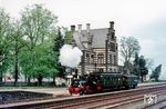 Die Pendelfahrten anläßlich der Veranstaltung zur "Aktion Sorgenkind" erledigte die Moll'sche T3 89 7159, die hier aus dem Bahnhof Kruft dampft. (10.05.1975) <i>Foto: Herbert Vaupel</i>