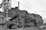 52.5052 (BMAG, Baujahr 1944) im Bahnhof Leoben. Ein nachträglicher Umbau war die Ausrüstung mit Kabinentender. Die Lok war noch bis 1973 im Einsatz. (08.1968) <i>Foto: Jürgen Munzar</i>