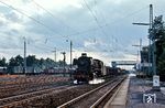 41 169 vom Bw Kirchweyhe fährt mit einem Güterzug auf dem Weg nach Bremen durch den Bahnhof Diepholz. (09.1968) <i>Foto: Robin Fell</i>