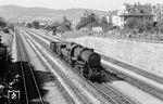 ÖBB 52.7210 (WLF, Baujahr 1943) mit einem kurzen Güterzug in Wien Maxing. Die Bahnstrecke über Maxing im Stadtgebiet von Wien verbindet den Bahnhof Wien Penzing an der Westbahn mit dem Bahnhof Wien Meidling an der Südbahn und ist historisch Teil der Wiener Verbindungsbahn, deren östliche Verlängerung zum Bahnhof Wien Praterstern heute zur Stammstrecke der Wiener S-Bahn gehört.  (09.1962) <i>Foto: Wolfgang Jahn</i>