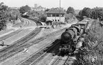 ÖBB 52.7073 (WLF, Baujahr 1943) fährt mit einem Güterzug durch Wien Maxing.  (09.1962) <i>Foto: Wolfgang Jahn</i>