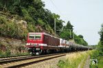 Der Bio-Ethanol-Kesselzug nach Ingolstadt mit 243 936 + 243 822 bei Großpürschitz südlich von Jena. (10.08.2024) <i>Foto: Steffen Tautz</i>