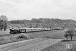 44 0414 rollt mit einem Personenzug aus Saalfeld (Saale) durch das Saaletal bei Maua dem nächsten Halt in Göschwitz entgegen. (05.1978) <i>Foto: Martin Heller</i>