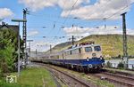 E 10 1239 mit dem "Gourmet-Rheingoldzug" auf der Rundfahrt von Köln Hbf über Mainz Hbf - Koblenz-Ehrenbreitstein zurück nach Köln in Niederheimbach. (25.08.2024) <i>Foto: Zeno Pillmann</i>