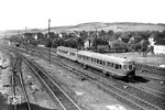 ETA 176 008 vom Bw Kassel fährt mit dem führenden Steuerwagen ESA 176 005 als Dt 856 aus Kassel in Bebra ein. (07.06.1956) <i>Foto: Carl Bellingrodt</i>