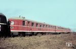 Der zuletzt beim Bw Dortmund Bbf stationierte VT 06 501 (ex SVT 137 275) war ebenfalls ein Verkaufskandidat und ging im Dezember 1958 in die DDR. Carl Bellingrodt dokumentierte das bereits bei der DB abgestellte Fahrzeug in Frankfurt/M Ost. (1956) <i>Foto: Carl Bellingrodt</i>