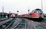 Im Bw Frankfurt-Griesheim haben sich neben VT 08 516 (Bw Dortmund Bbf) die Griesheimer V 200 001 und VT 11 5016 versammelt. (28.06.1958) <i>Foto: Carl Bellingrodt</i>