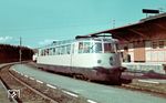 Der 1936 bei der Waggonfabrik Fuchs in Heidelberg gebaute Aussichtstriebwagen 137 240 (Bw Koblenz Moselbf) auf Ausflugsfahrt im Sauerland bei einem Zwischenhalt im Bahnhof Züschen nahe Winterberg (Westf). Drei Monate später begann der Zweite Weltkrieg und das Fahrzeug wurde abgestellt. (06.1939) <i>Foto: Carl Bellingrodt</i>