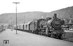 038 382 fährt mit dem P 3941 aus Rottweil in den Bahnhof Horb ein. (12.08.1969) <i>Foto: Wolfgang Bügel</i>