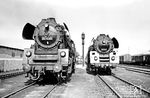 Im Bahnhof Büchen passiert die nach Schwanheide ausfahrende 01 502 mit dem D 263 (Hamburg-Altona - Dresden) ihre Reichsbahnschwestern 50 4081 (und 50 4006). (14.06.1969) <i>Foto: Manfred Verhoolen</i>