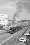 050 981 fährt mit Ng 9987 nach Kranenburg aus dem Bahnhof Kleve. (07.1968) <i>Foto: Oswald Richter</i>