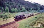 038 791 (38 2791 vom Bw Tübingen) fährt mit einem Personenzug nach Horb in Dettingen ein. Das Vorsignal gehört zum Einfahrsignal des Bahnhofs Neckarhausen. (27.05.1969) <i>Foto: Herbert Vaupel</i>